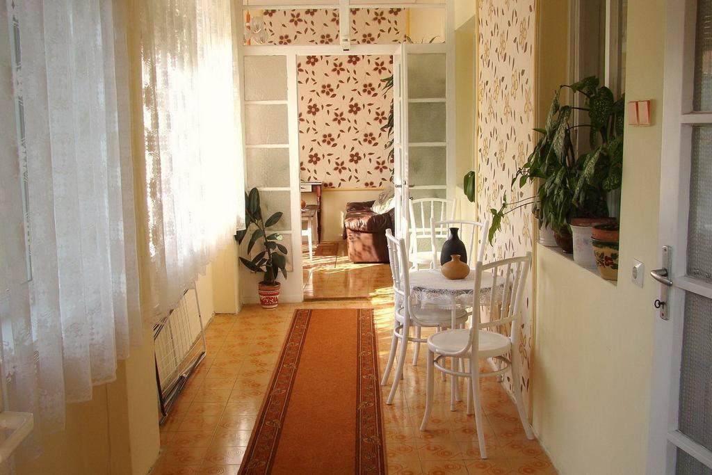 Hajnal Apartman Villa Gyula Room photo
