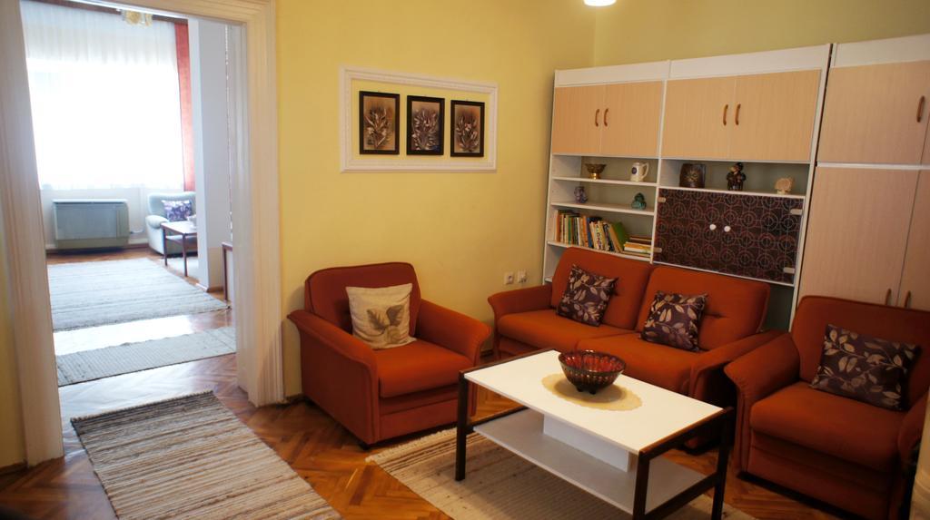 Hajnal Apartman Villa Gyula Exterior photo
